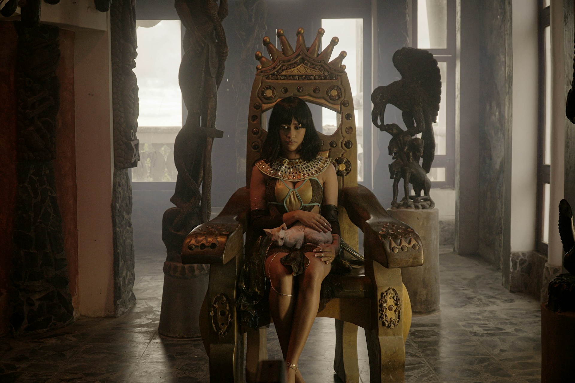 Why Ancient Egyptians Shaved Their Eyebrows When Cats Died